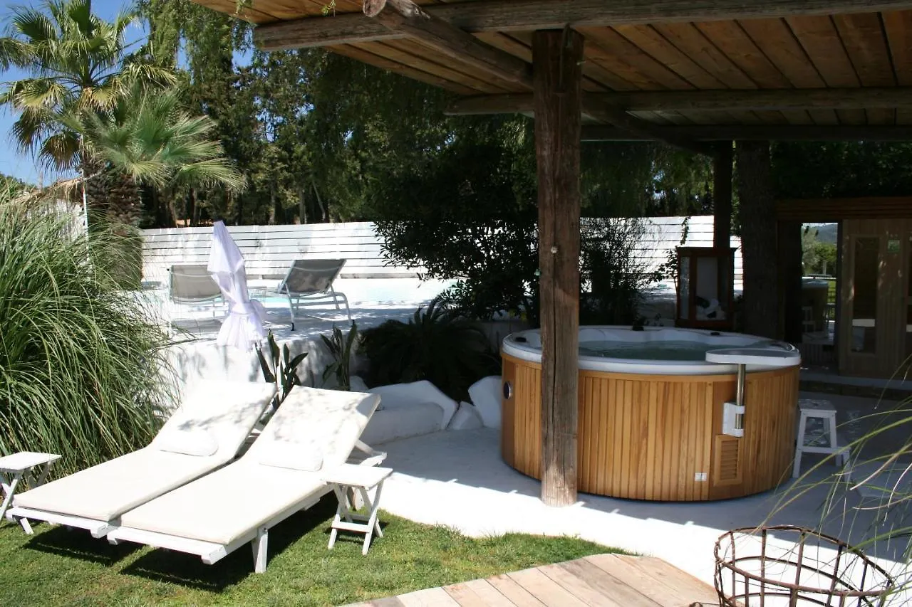 Montrás Le Rondini B&B 0*,