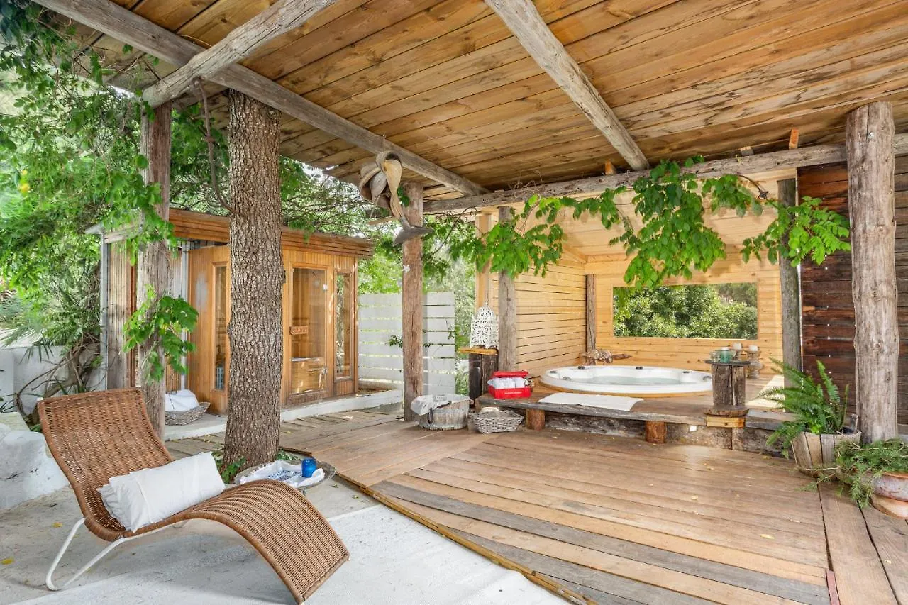 Le Rondini Bed & Breakfast Montras 0*,